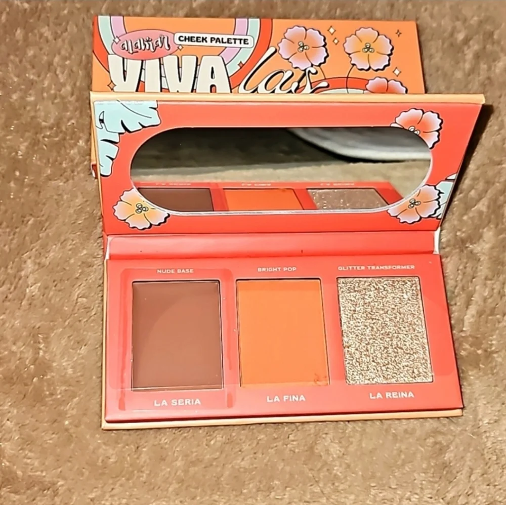 Alamar Viva Las Cheekas - Medium/Tan Cheek Palette NEW - Picture 5 of 5